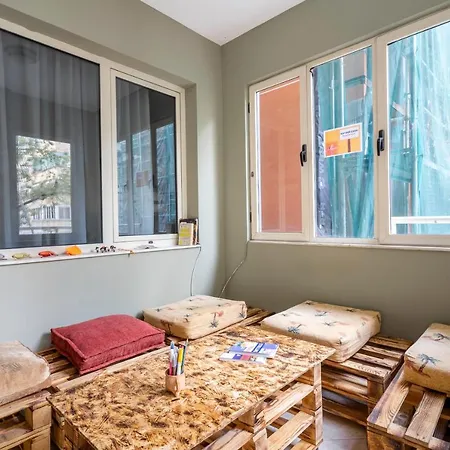 Nena Semi Hostel Tirana