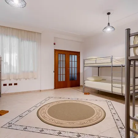 Nena Semi Hostel *